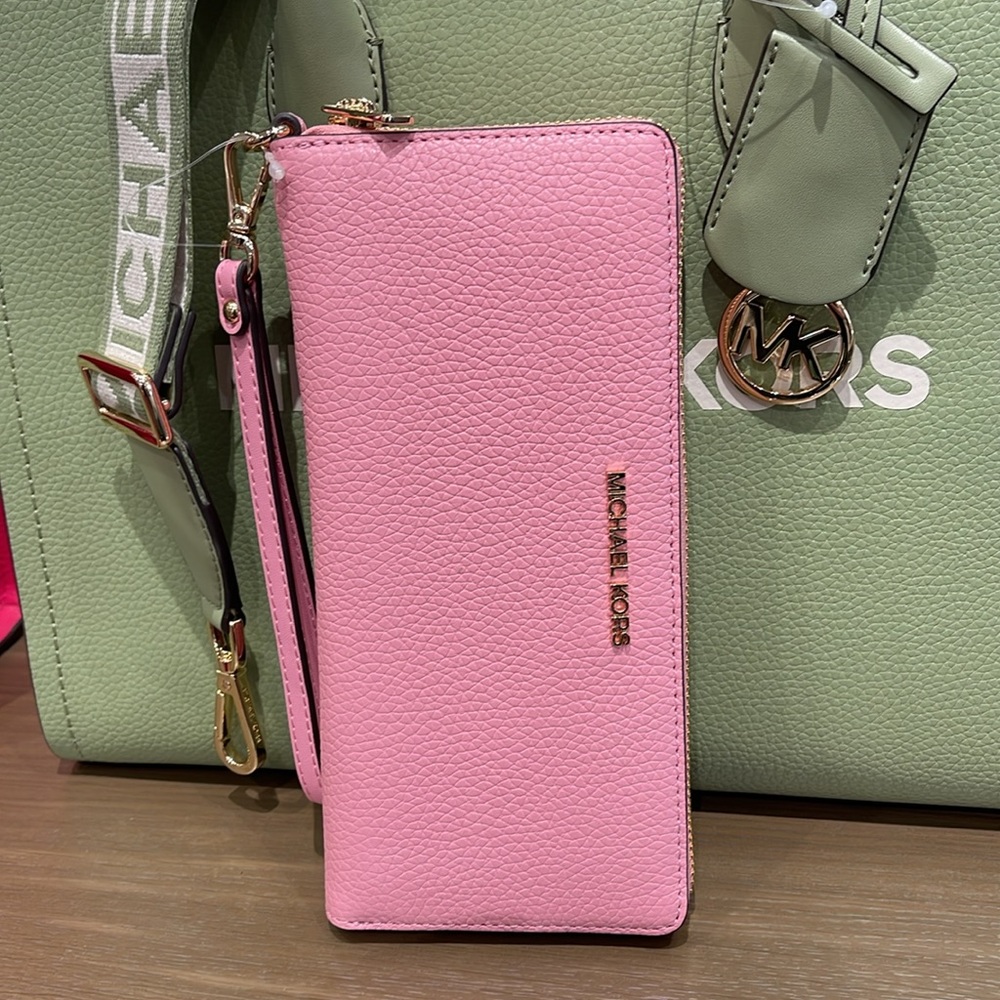MICHAEL KORS JST 
Leather Continental Wristlet Phone Case Wallet 
Carnation 
NWT - Picture 15 of 16